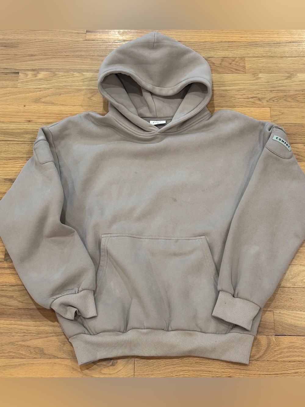 Comfort Travel Essentials Hoodie Unisex Size M Pockets Travel Oversized Stone
